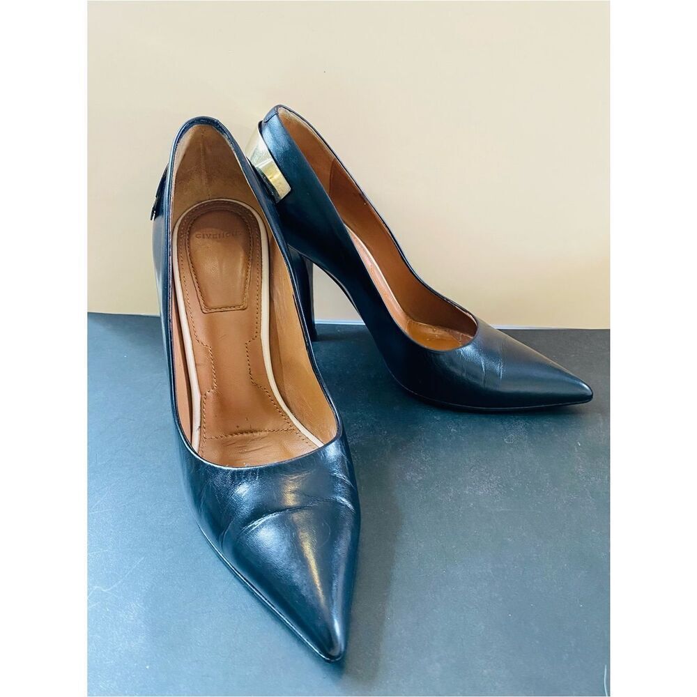 🛍️Givenchy Authentic Black Leather Stiletto Pumps with Gold Heel Plate
